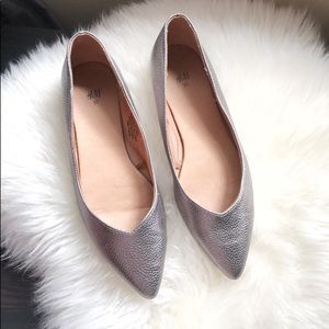 Pointed toe flats